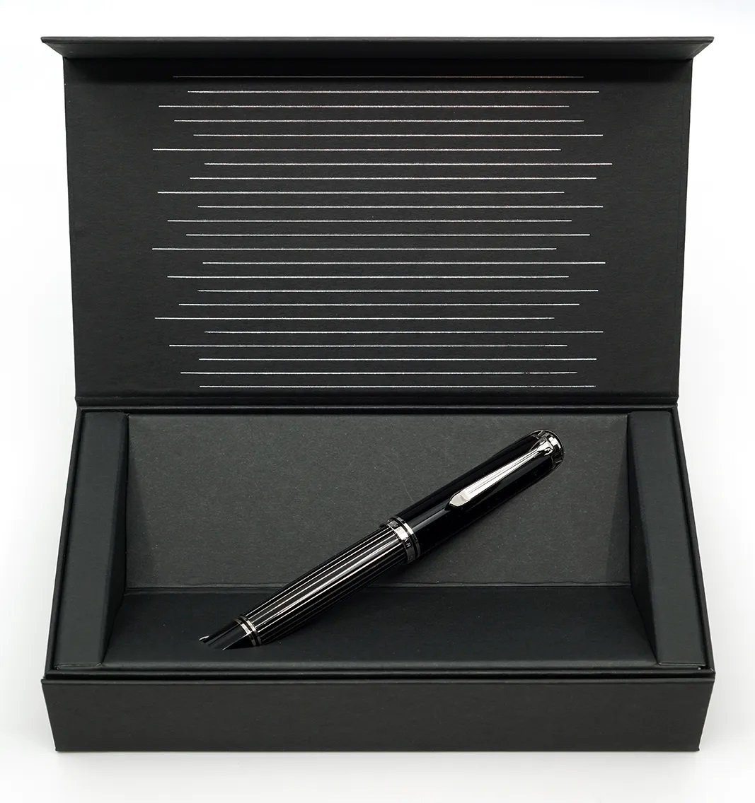 Pelikan M815 Metal Striped Dolmakalem